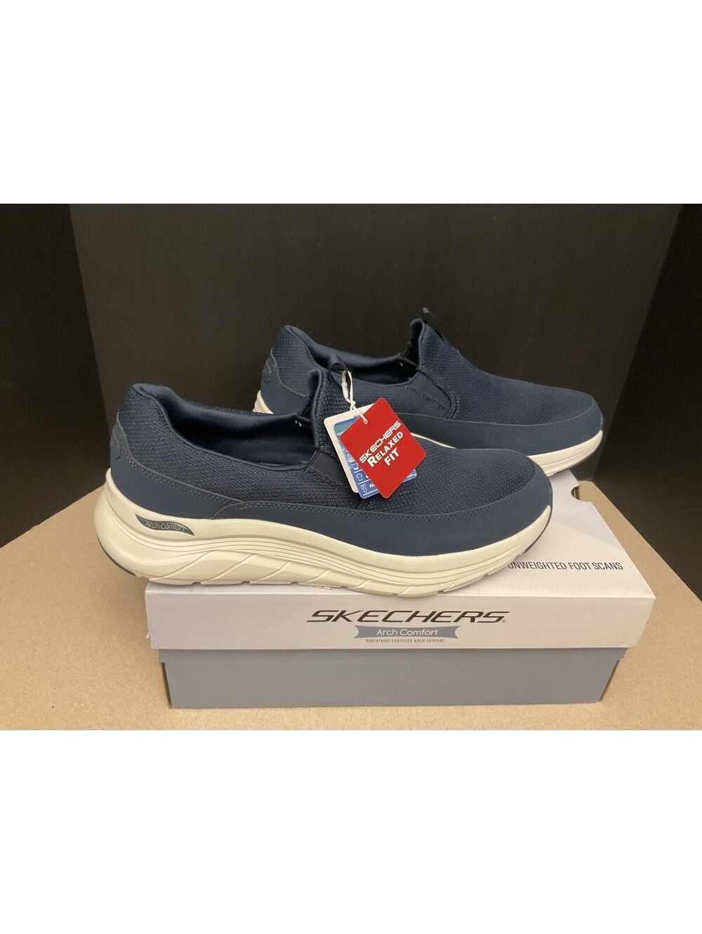 New! Mens Skechers Arch Comfort Flex Navy Arch Support Shoes. Size 12. Nice!!!
